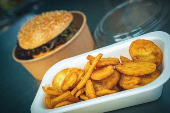 Amerikanischer Burger aus der SVM Gaststätte Heidenheim